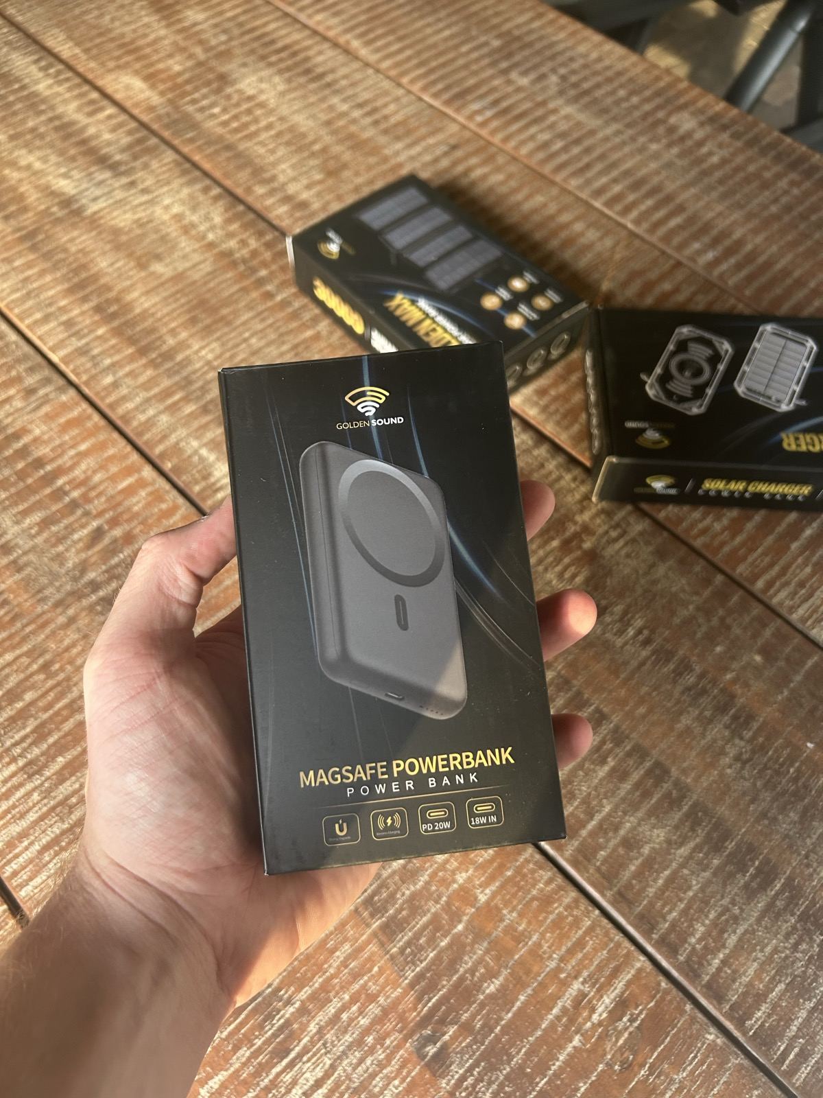 Eigen foto van de Golden Sound Powerbank 10.000 mAh - Geschikt voor MagSafe tijdens onze test