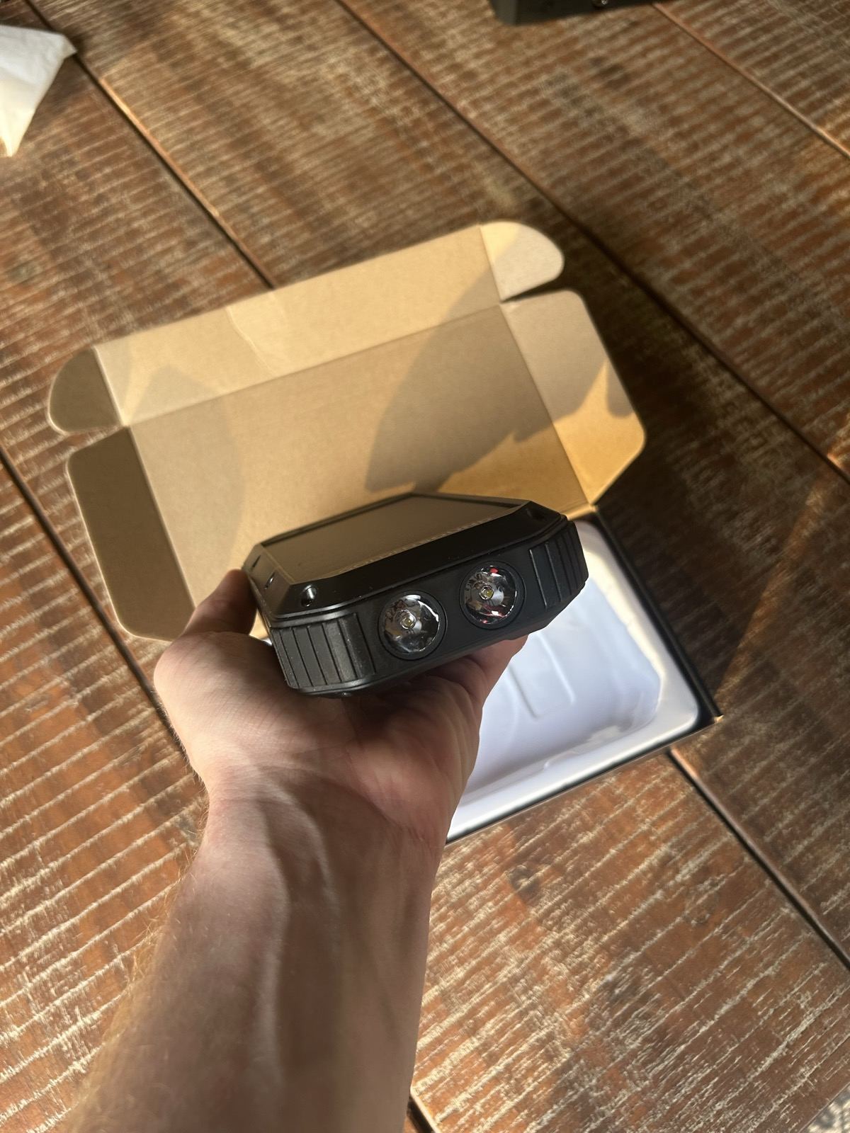 Eigen foto van de Golden Sound Solar Powerbank 30000 mAh Zwart 22,5W tijdens onze test