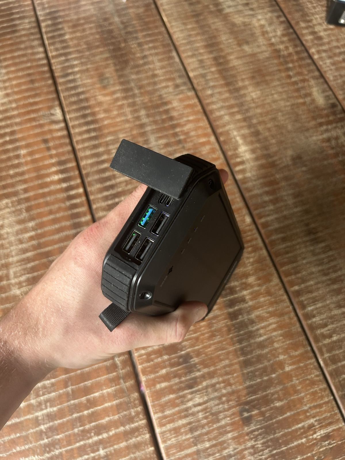 Eigen foto van de Golden Sound Solar Powerbank 30000 mAh Zwart 22,5W tijdens onze test
